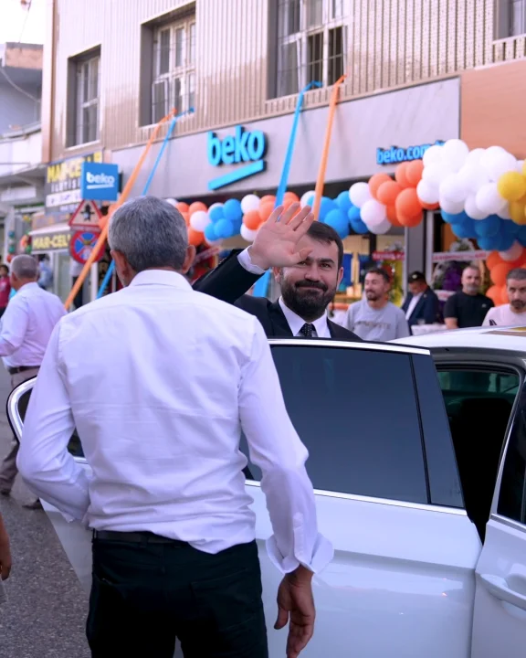 30 Yıllık Tecrübe, Modern Çizgilerle Buluştu: Hevin Mobilya Yeni Mağazasını Açtı