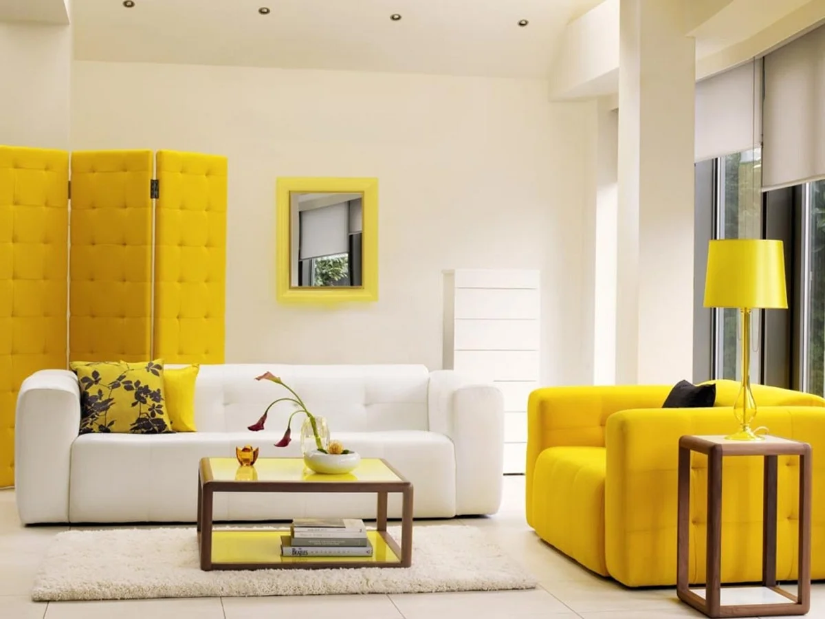Ev Dekorasyonunda Beyaz ve Sarı Renk Uyumu: Ferahlık ve Canlılık